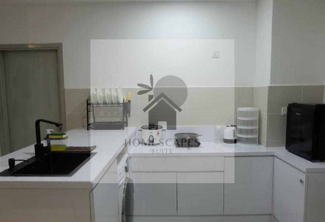 Sutera Avenue Homescapes Apartment *
